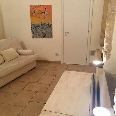Palazzo Saraceno Hotel Taranto Exterior photo